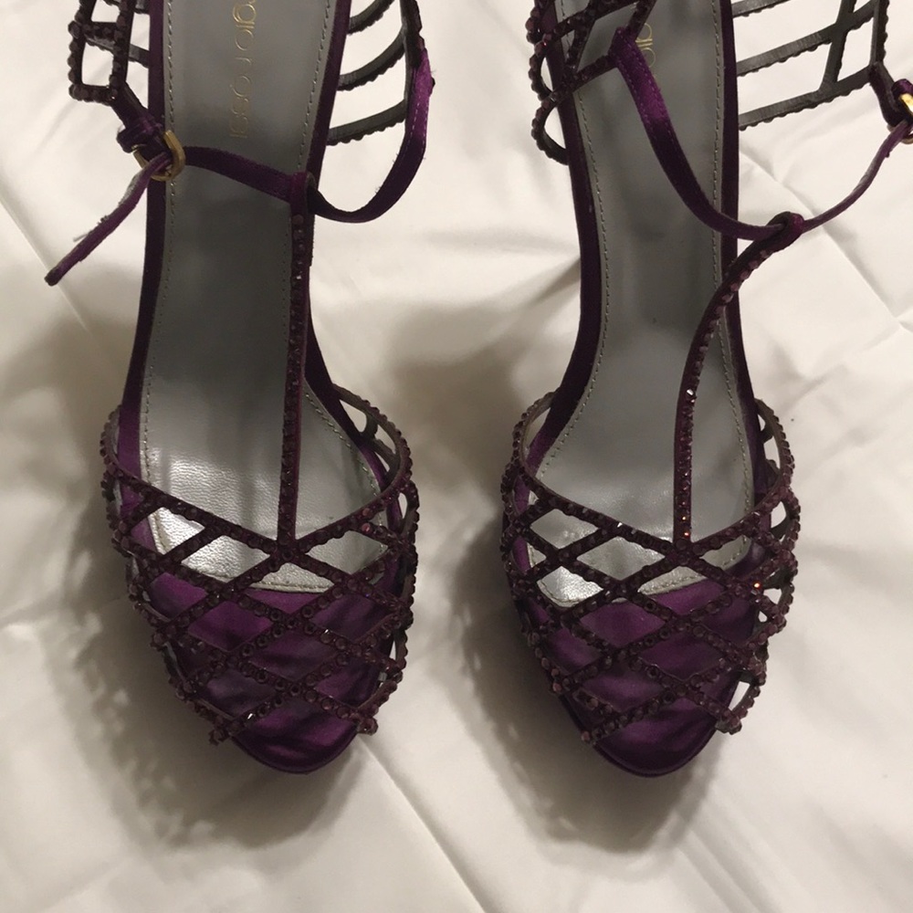Shoe